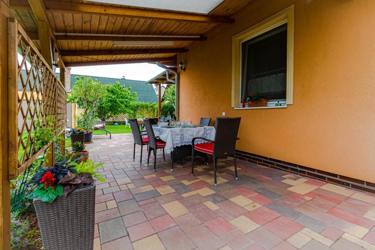 Sunny Garden Pihenohaz Villa Siófok Exterior foto